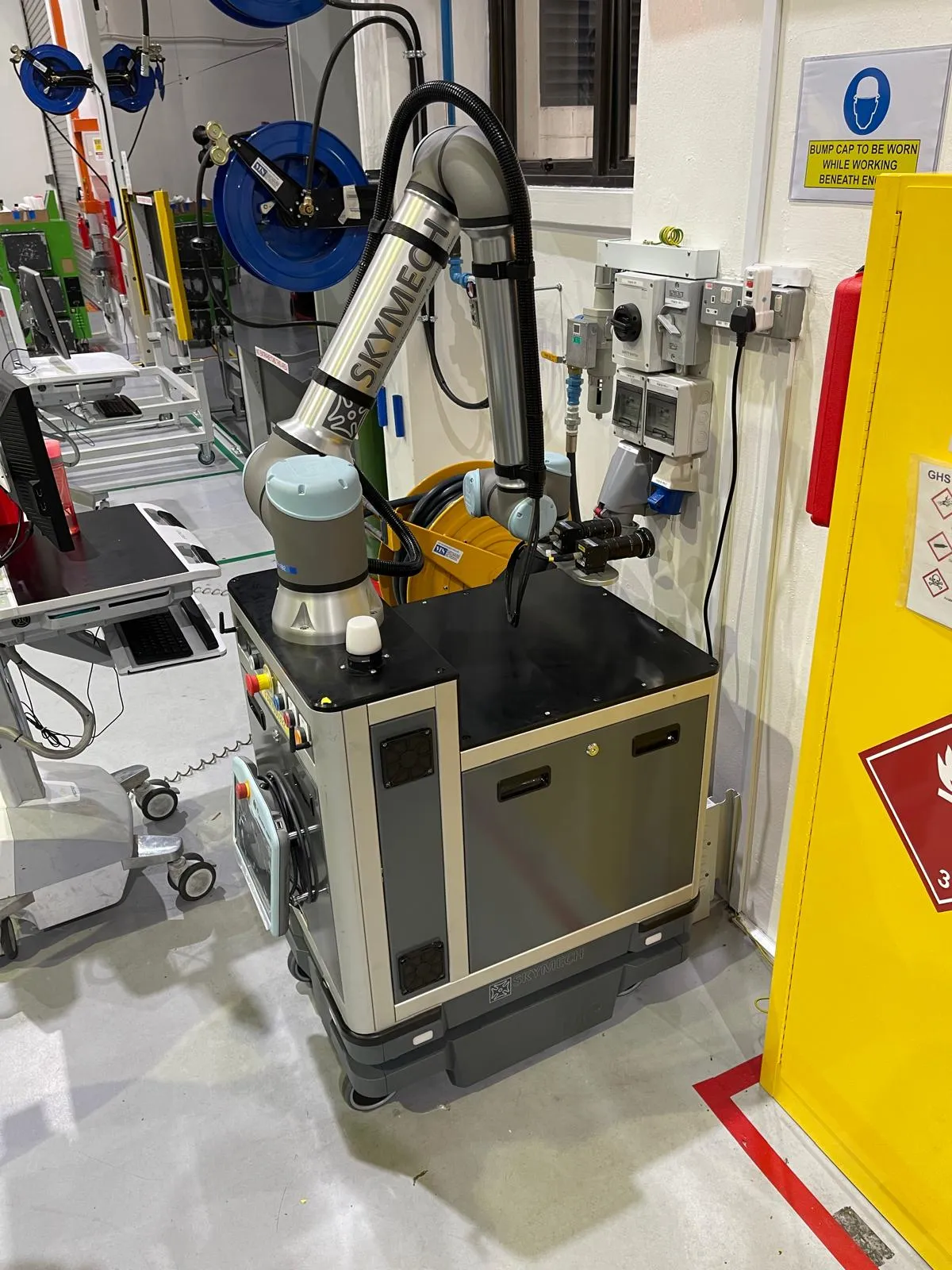 Eagle Project high-precision robotic assembly cell