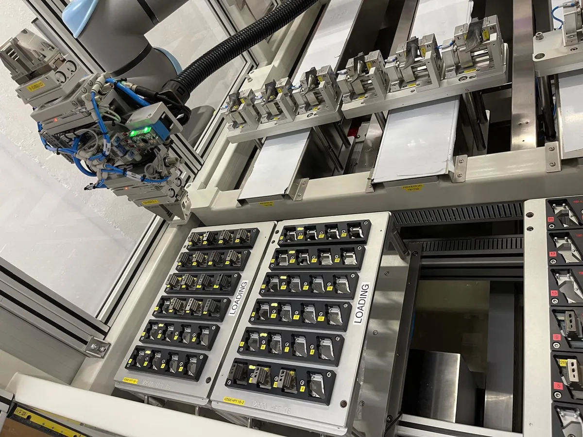 Automated handling and clamping mechanism